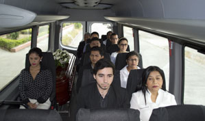 Vehiculo con capacidad de 16 pasajeros